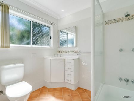 Two Bedroom Duplex - Walk To The Beach! - Photo 4