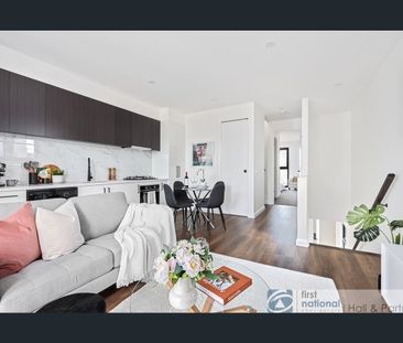 Luxury Living 3 Bedroom Townhouse… - Photo 2