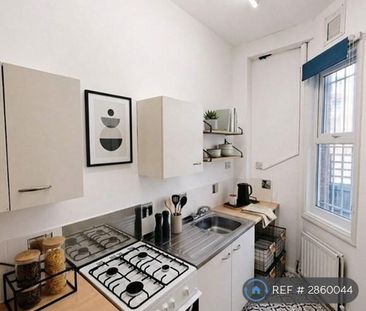 2 bedroom semi-detached house to rent - Photo 3