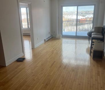 2 Chambres à coucher et 2 salles de bain avec parking intérieur - Photo 2