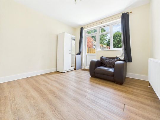 4 bedroom semi-detached house to rent - Photo 1