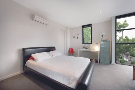 Impressive Townhouse in a Prime Abbotsford Location - Photo 3