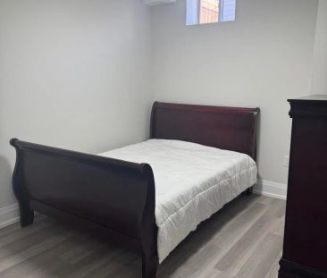 18 OBSERVATORY CRESCENT - Photo 2