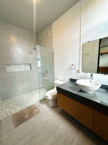Townhouse equipado, con piscina y rooftop, en esquina. - Photo 4