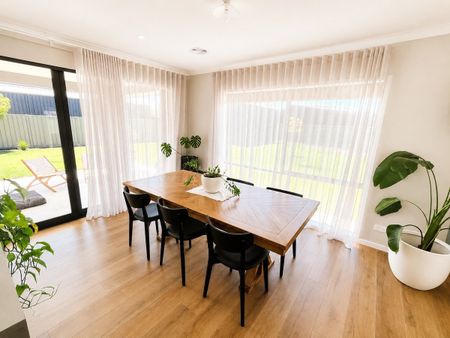 FURNISHED FAMILY HOME IN GRAMMAR PARK! - Photo 4