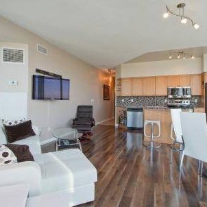 231 FORT YORK BLVD -ATLANTIS CONDOS -HIGH FLOOR 2 BEDROOM W/1 BATHROOM - Photo 4