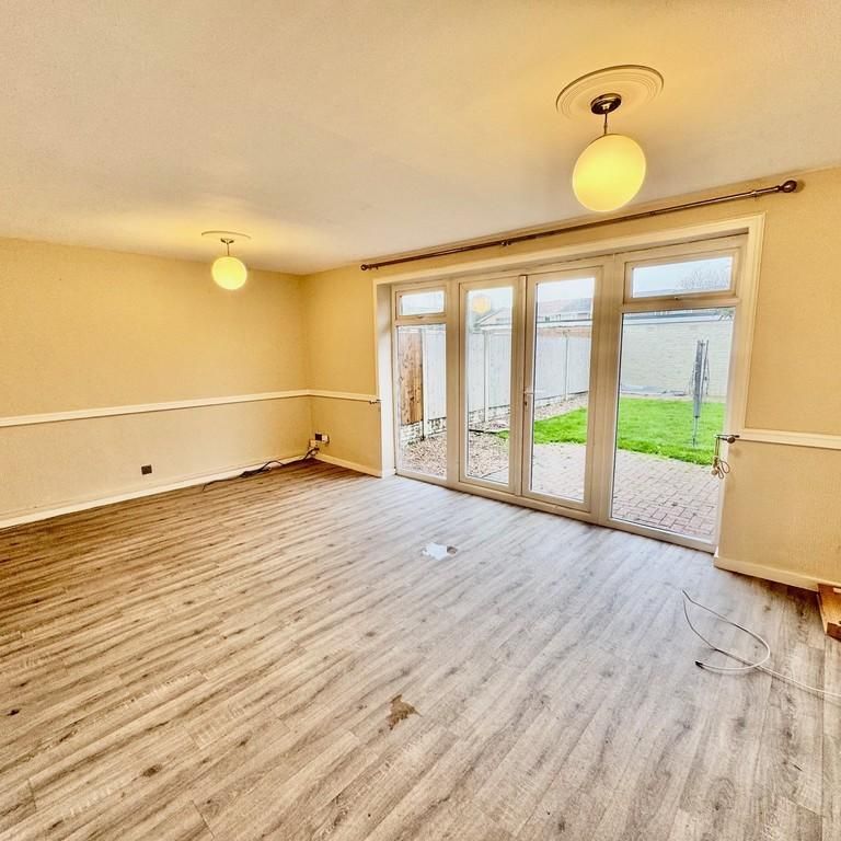 3 bedroom terraced house to rent - Photo 1