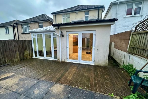 Wroxham Road, POOLE - Photo 1