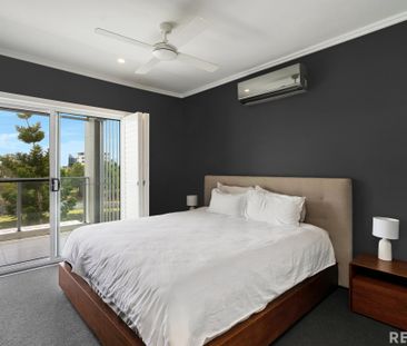 51 Parnell Boulevard, Robina QLD 4226 - House For Rent | Domain - Photo 6