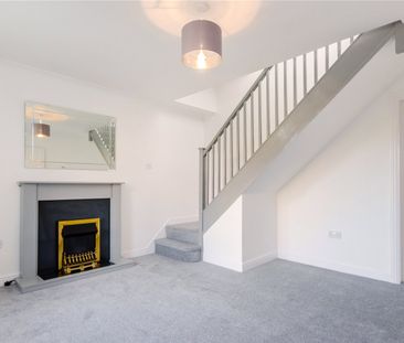 2 bedroom semi-detached house to rent - Photo 2