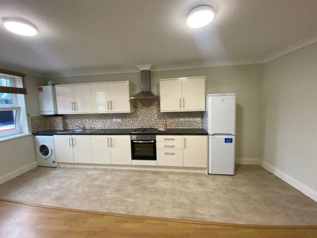 3 bedroom apartment to rent - Photo 5