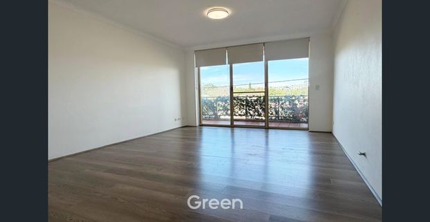 Spacious Apartment with Modern Interiors and Excellent Convenience - AVAILABLE NOW - Photo 1