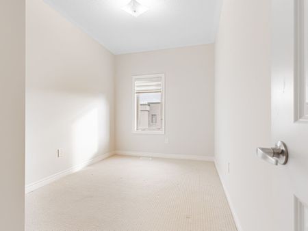 For Lease - 98 Laskin Drive, Vaughan, Ontario - Photo 3