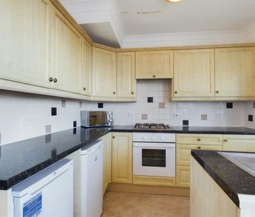 Carlyle Avenue, Brighton - Photo 2