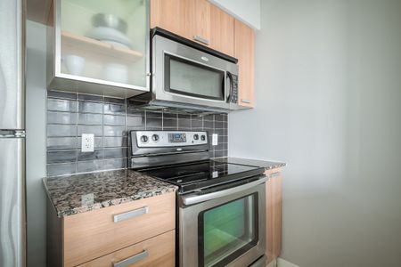 For Lease - 37 Grosvenor Street Unit# 1902, Toronto, Ontario - Photo 2