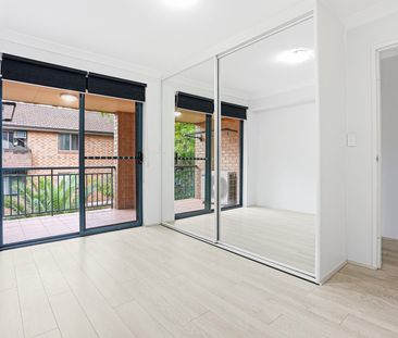 Beautiful 2 Bedroom Unit, Great Location, Ducted Air! - Photo 4