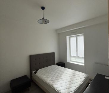 Appartement T2 meublé avec terrasse. - Photo 2