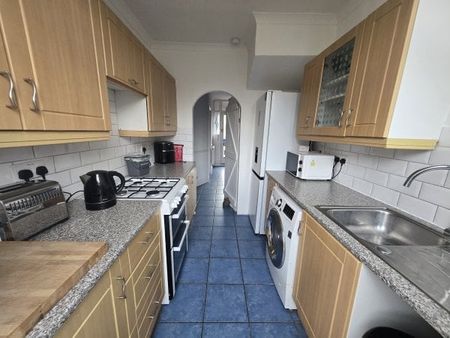 Bolsover Road BN3 5HP 3 bedroom terraced house to rent - Photo 3