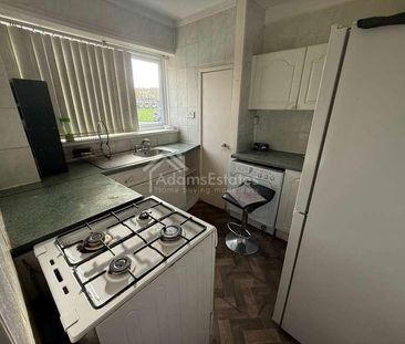 Centenry Square, Dewsbury, WF12 - Photo 4