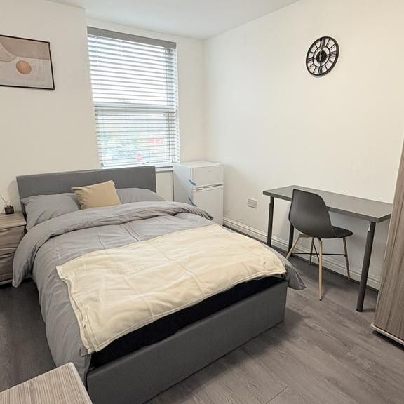 1 bedroom in a house share to rent - Photo 1