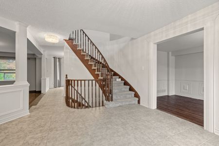 For Lease - 19 Northview Crescent, Barrie, Ontario - Photo 2