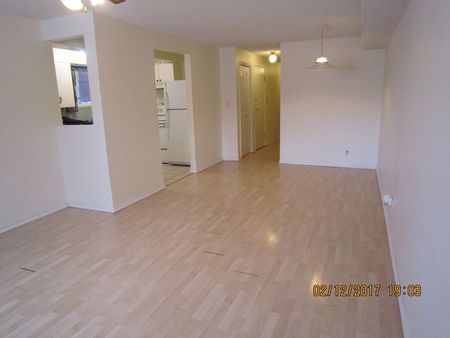 B - 7405 35 Avenue NW, Calgary - Photo 2