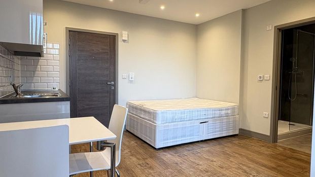 Studio to rent - Photo 1