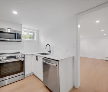 For Lease - 1339 Augustine Drive, Burlington, Ontario - Photo 2