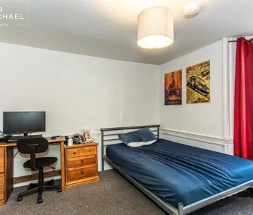 4 bedroom terraced house to rent - Photo 6