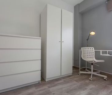 Carrer de Fra Pere Vives, Valencia, Valencian Community 46009 - Photo 4