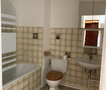 Location Appartement 2 pièces 44m² LINGOLSHEIM 67380 - Photo 1