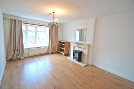 3 bedroom detached house to rent - Photo 2