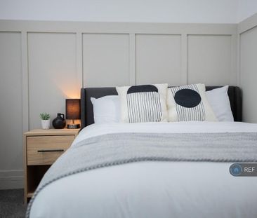 1 bedroom in a house share to rent - Photo 4