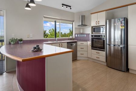 Fully furnished home. Executive living - Photo 2