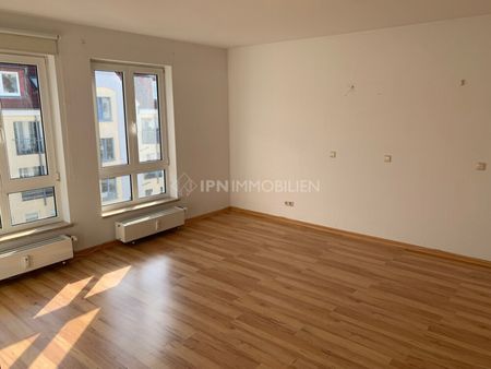 Helle Etagenwohnung mit EBK, Tageslicht-Duschbad und Balkon in der östlichen Altstadt - Photo 2