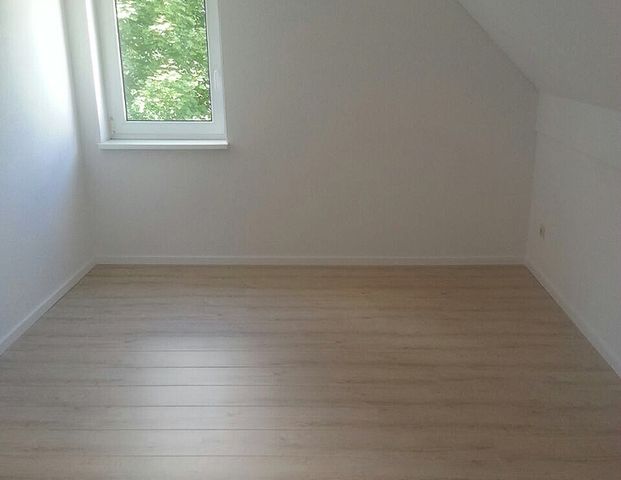 Gemütliche 2-Raumwohnung mit Balkon im Dachgeschoss-ab sofort zu vermieten - Photo 1