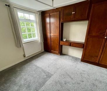 2 bedroom end of terrace house to rent - Photo 4