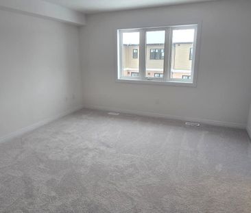 For Lease - 925 Douro Street, Stratford, Ontario - Photo 5