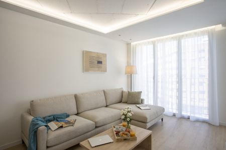 Luminosa y elegante vivienda en alquiler - Photo 5