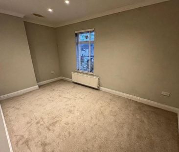 3 bedroom end of terrace house to rent - Photo 3