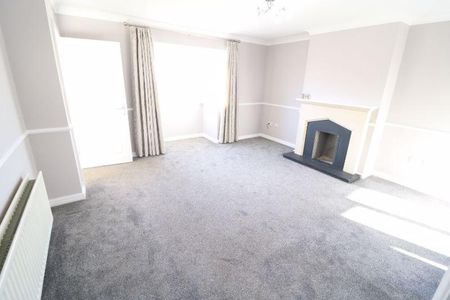3 bedroom semi-detached house to rent - Photo 4
