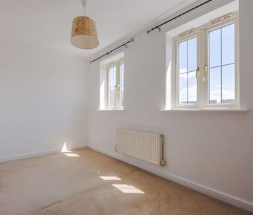 To Let 3 Bed House - Mid Terrace - Photo 6