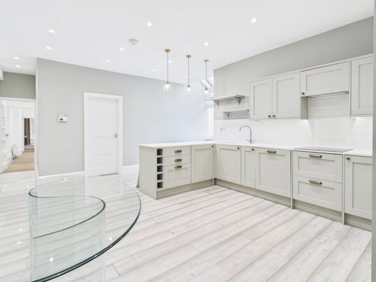 Fulmer Lane, Gerrards Cross, Buckinghamshire,SL9 - Photo 1