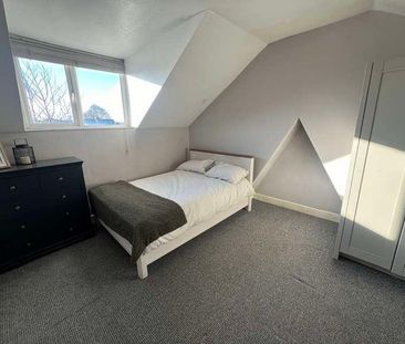 Large Property // Spare Room // Available Now!, LN5 - Photo 6