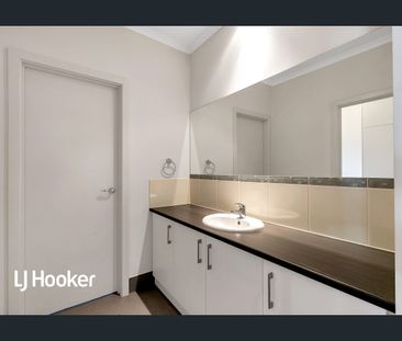 Family Home! - Photo 1