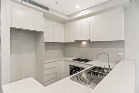 MODERN 2 BEDROOM - GREAT LOCATION - Photo 4