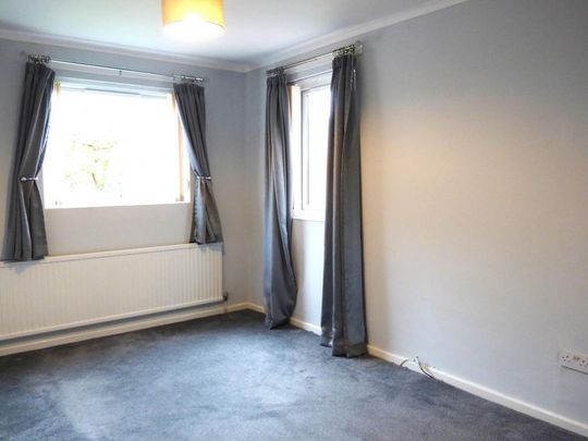 3 bedroom mews to rent - Photo 1