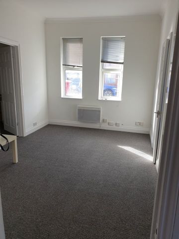 1 Bed Flat, Shirley, SO15 - Photo 2