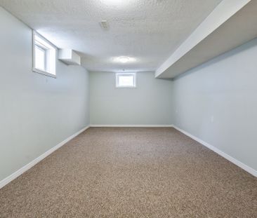 For Lease - 4 Prince Edward Place, Barrie, Ontario - Photo 3