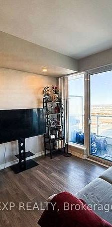 Jane St / Hwy 7-Beautiful Bright 1Bdrm 1Bath 1Locker - Photo 1